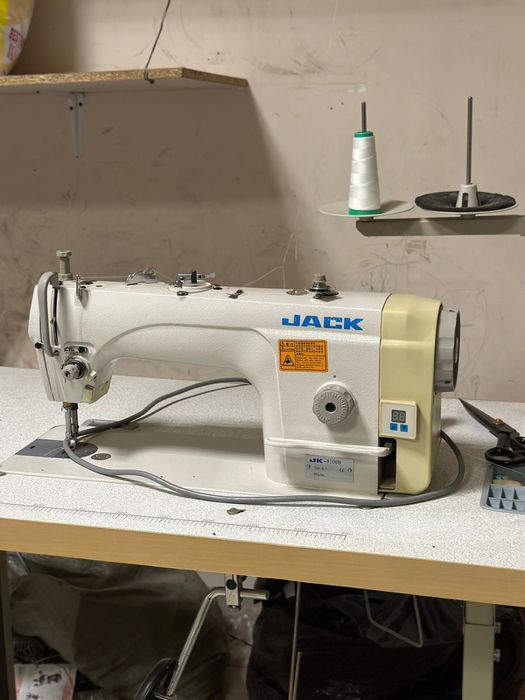 Промышленная прямострочная машина Jack A2
