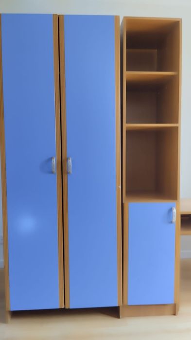 Шкаф со столом для школьника