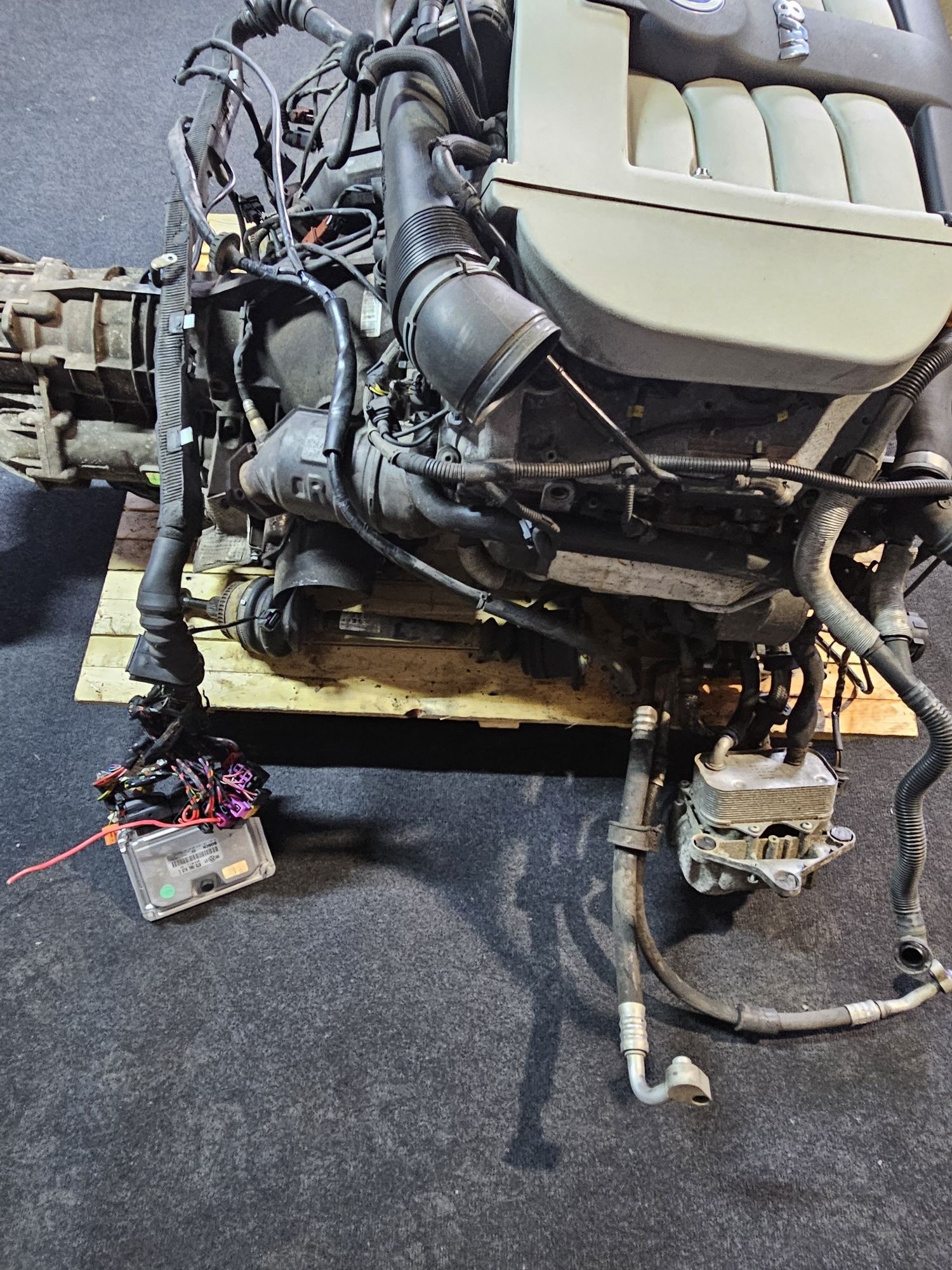 Motor 4.0 W8 Volkswagen Passat B5.5 + cutie de viteze automata 

Cod m
