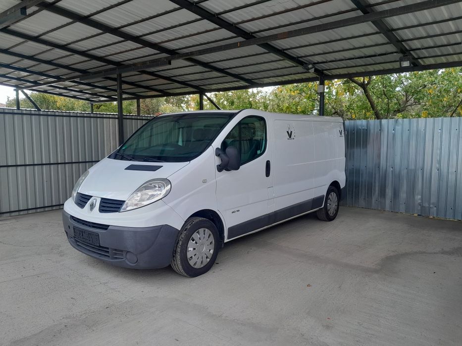 Renault Trafic Modelul Lung