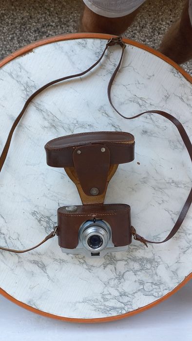 фотоапарат Pentona с обектив Meyer-Optik Trioplan 1:3.5/45.