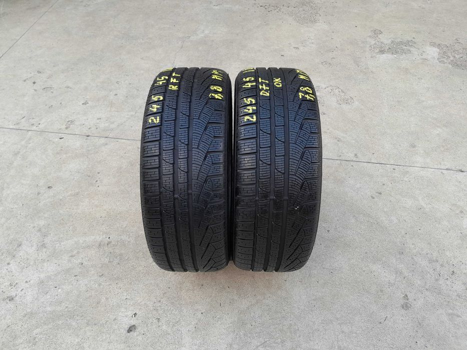 Doua anvelope de  iarna 245 45 18 pirelli sottozero 2 run flat 7,8 mm