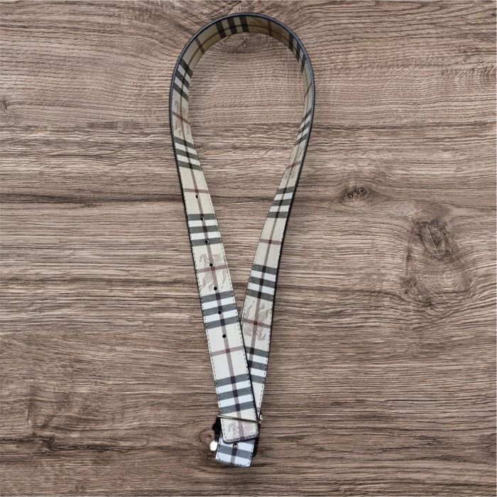 Curea Burberry cu 2 fete