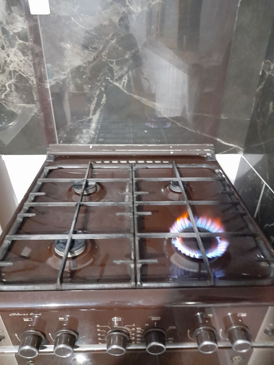 Gaz plita sotiladi