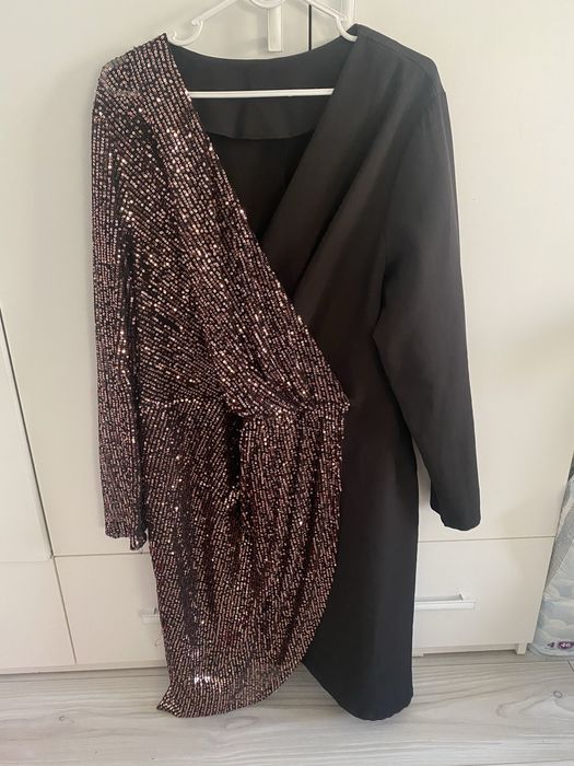 Продам платья 2000