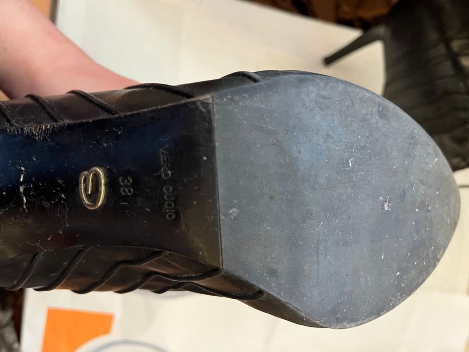 Ghete cu toc pana la glezna negre Essenza