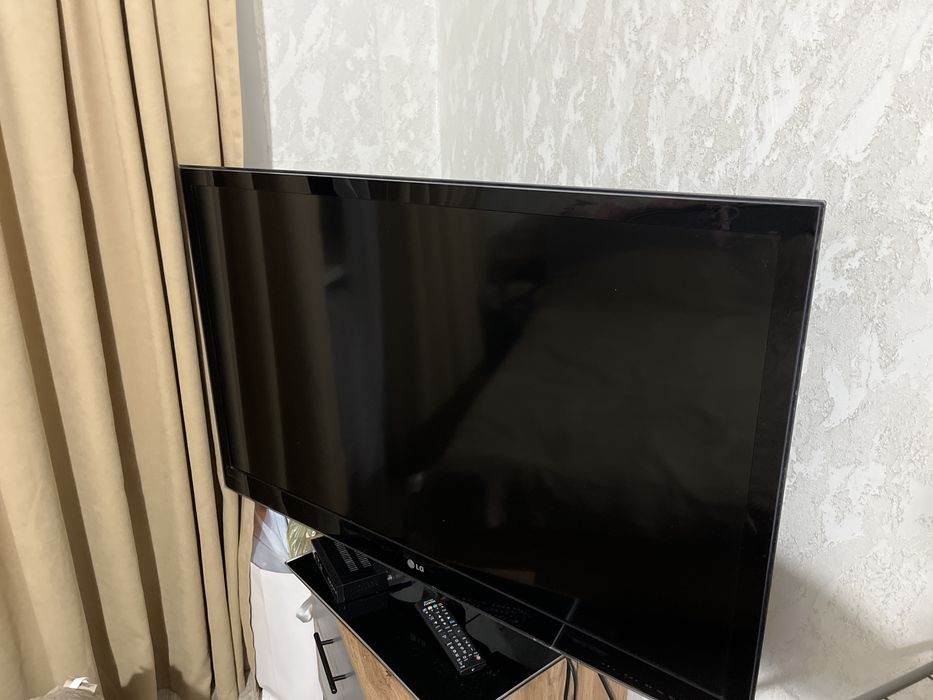 Продам телевизор LG