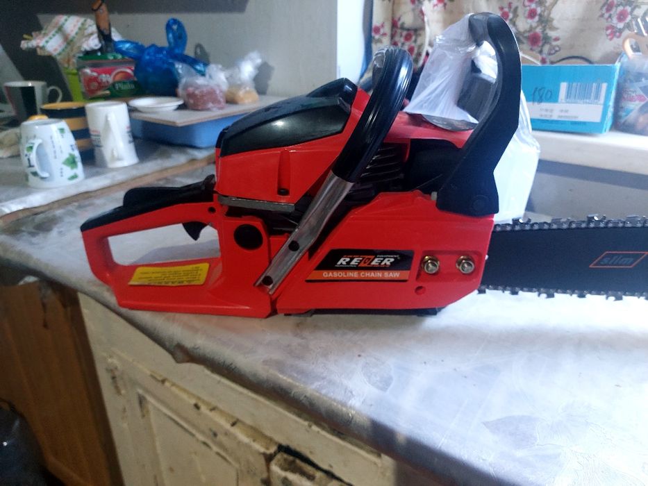 Бензопила фирменная