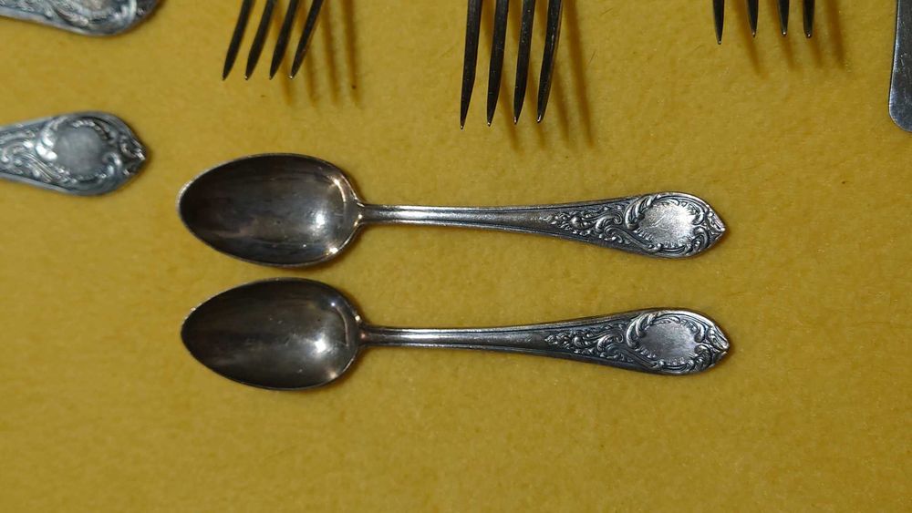 Set tacamuri argintate