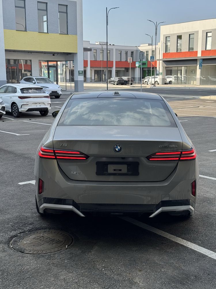 Bmw i5 35L 2024-Yil +8.000 dop opsiya Televizor Harman Kardon HUD