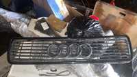 Решетка радиатора Audi 100c4