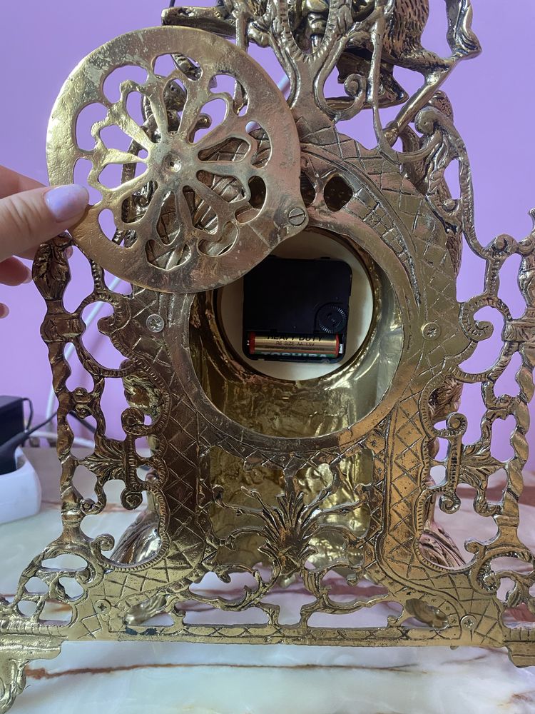 Masă de bronz si ceas bronz