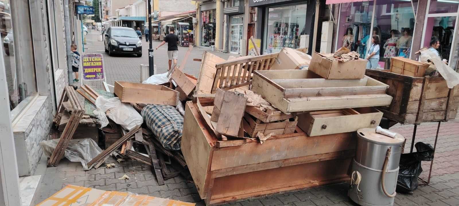 Извозване на отпадъци. Чистене. Собствен транспорт
