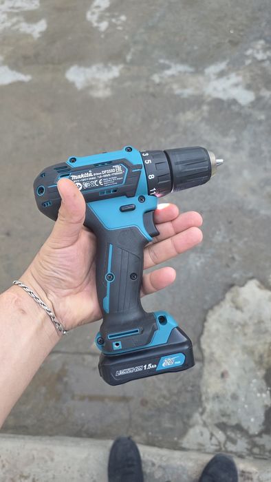 Makita DF333D как новый с батарейкой и зарядное устройство