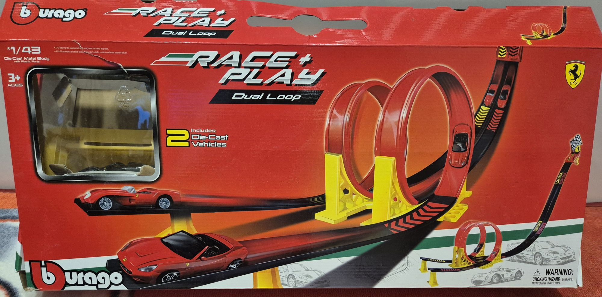 Писта с 2 лупинга Ferrari