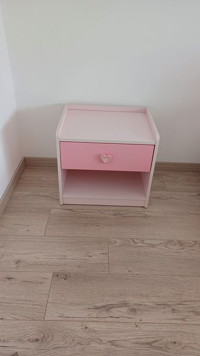 Vand dua noptiere roz/fetite