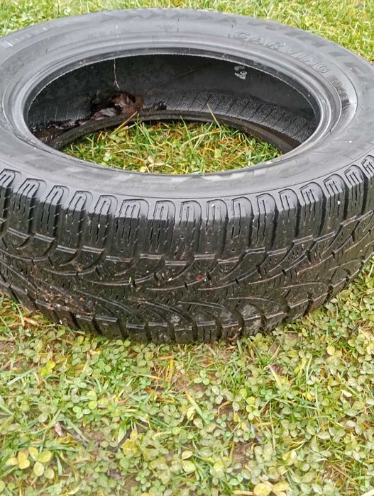 Vând 4 cauciucuri pirelli