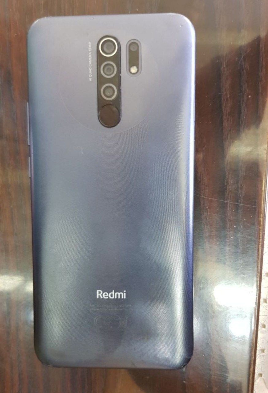 Redmi 9 sotilad to'y tepada