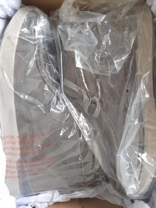 Обувки Clarks - чисто нови