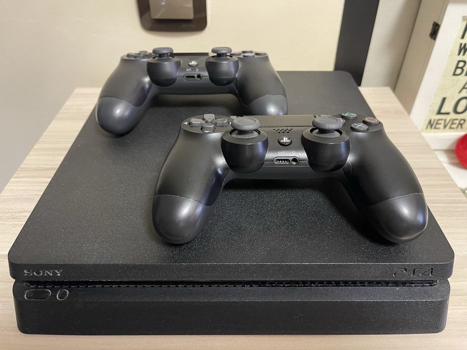 PS4 SLIM 500GB + игри + волан Genesis Seaborg 350
