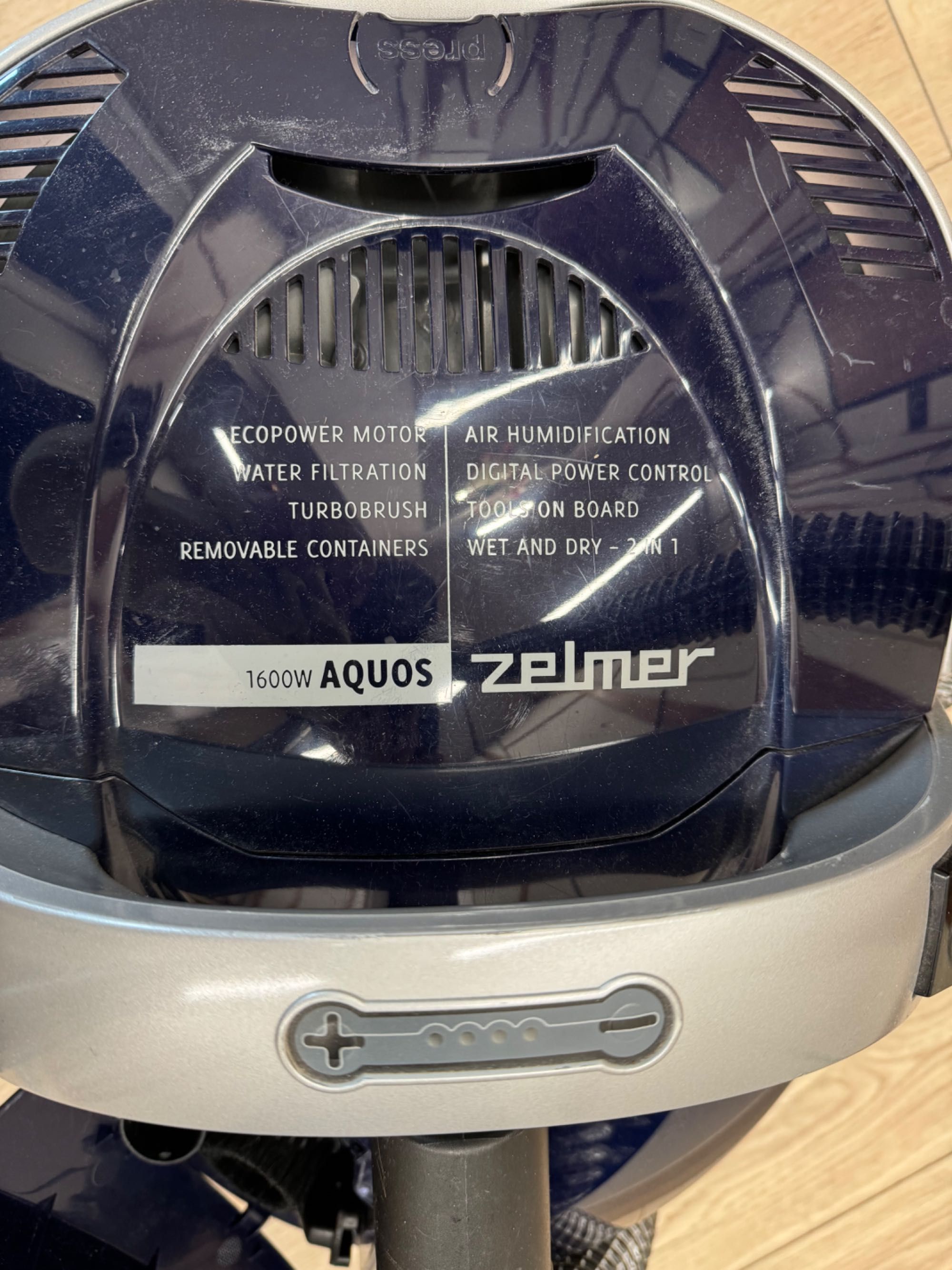 Прахосмукачка ZELMER 1600W AQUOS