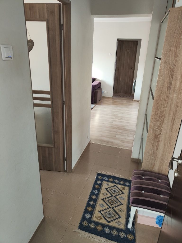Inchiriez apartament 2 cam, V Aaron(mag.Penny) RENOVAT PRIMA INCHIRIER