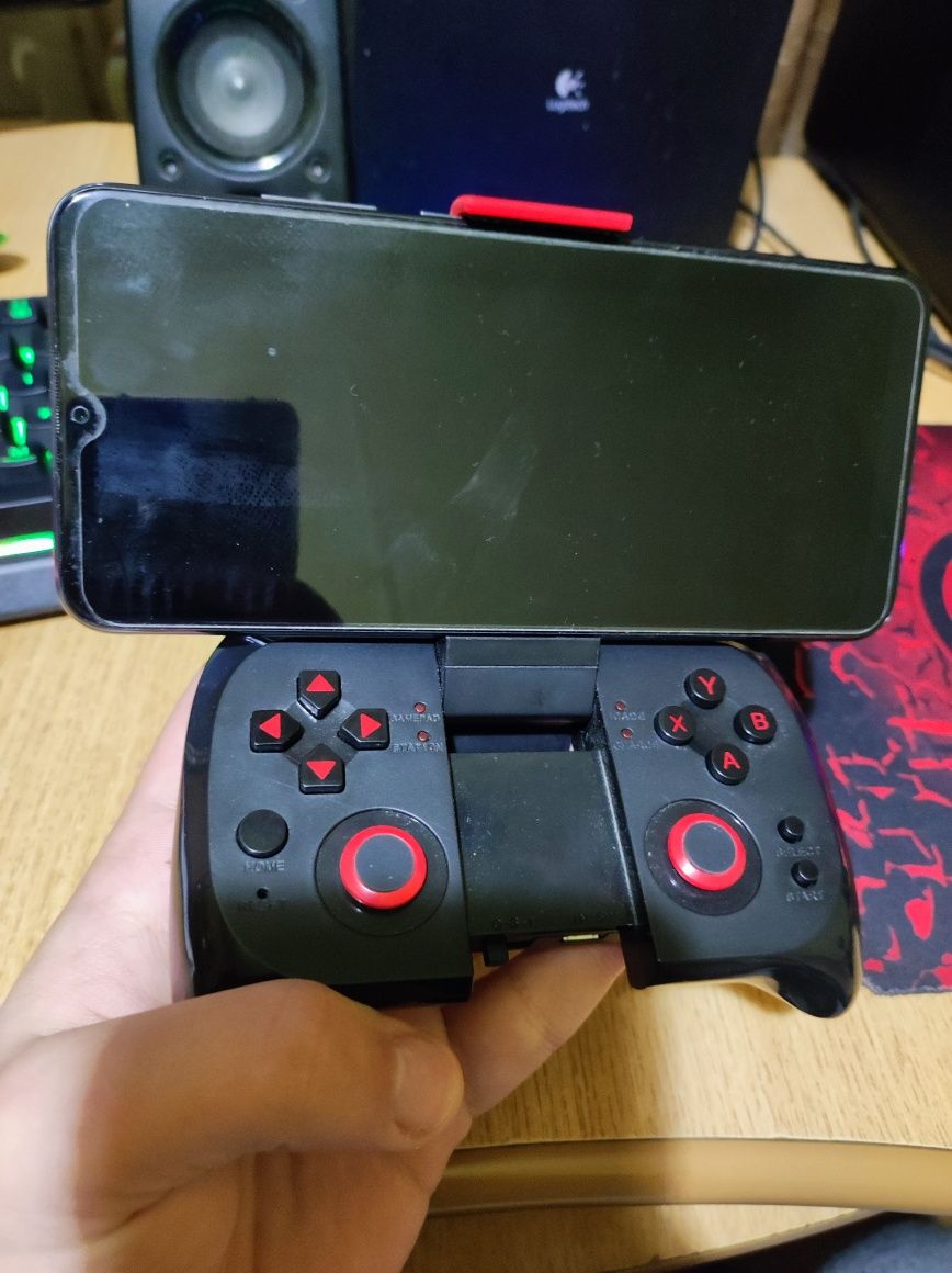 Gamepad Bluetooth pentru Smartphone Wahabit BG-Pocket