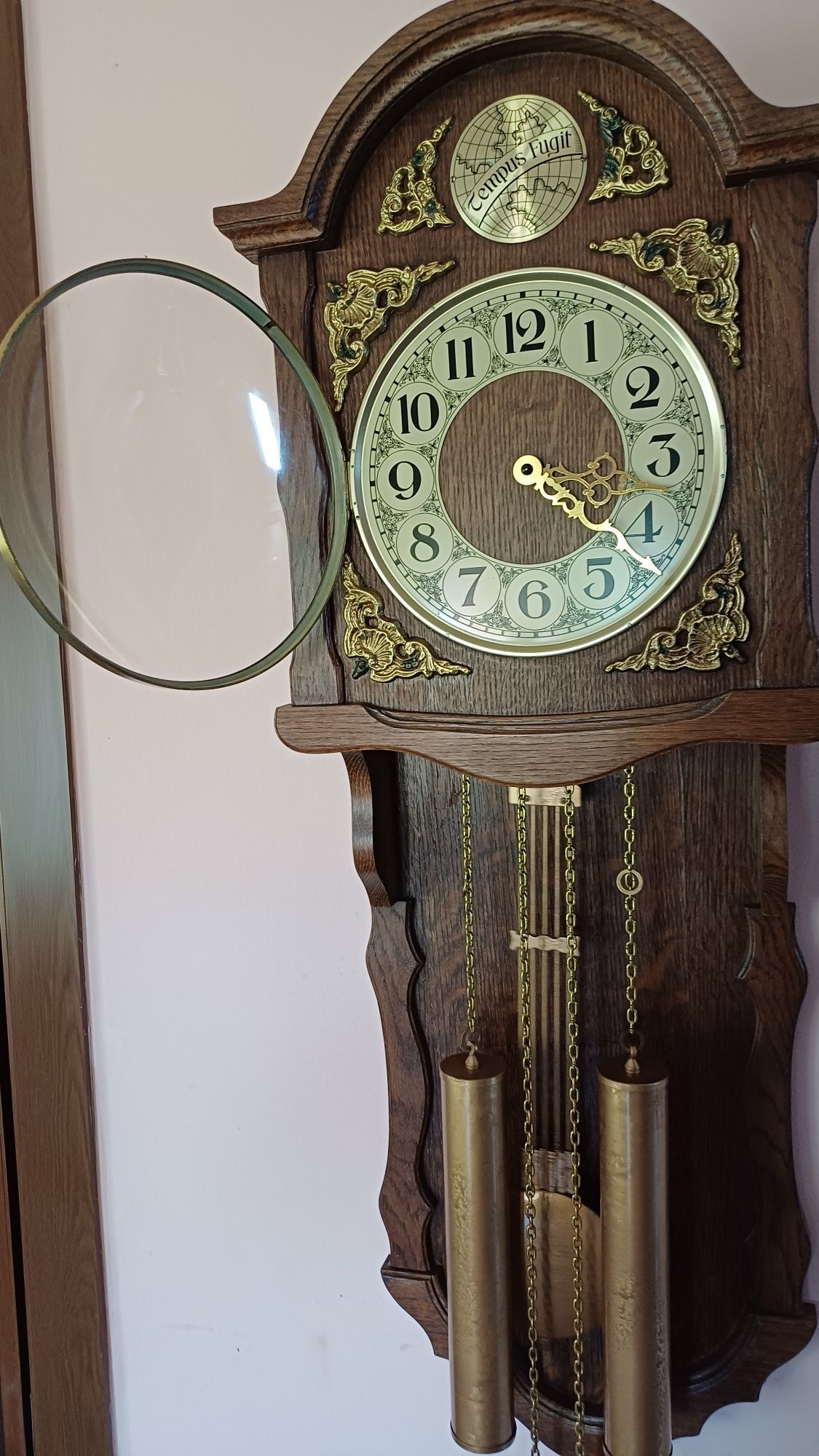 Ceas cu Pendul ..Tempus Fugit.