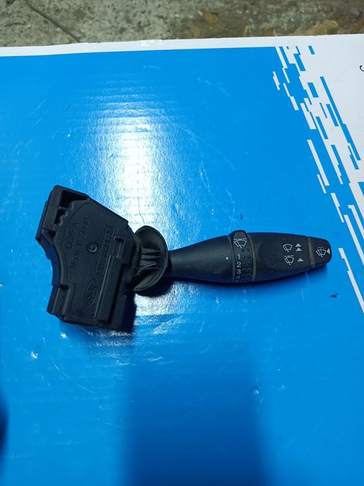 Maneta dreapta acționare ștergător Ford Mondeo mk3 2003