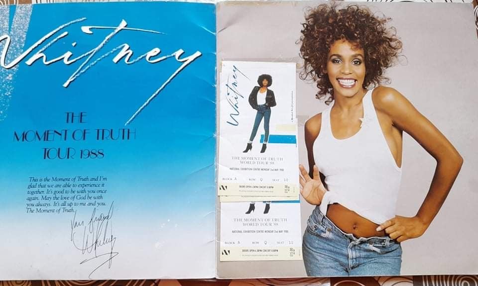 Програма от турне на Whitney Houston 1987 г. + билети