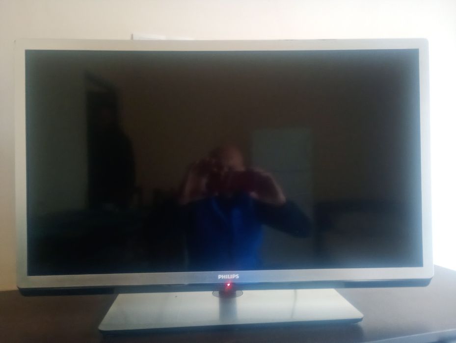 Телевизор. PHILIPS