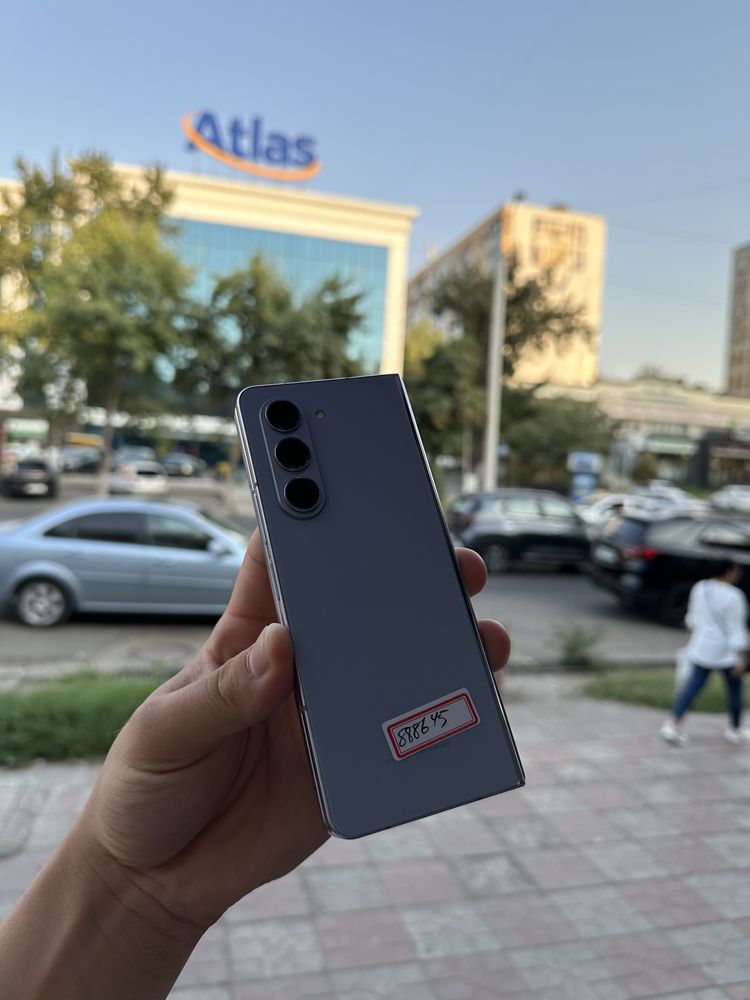 Samsung Z Fold 5
