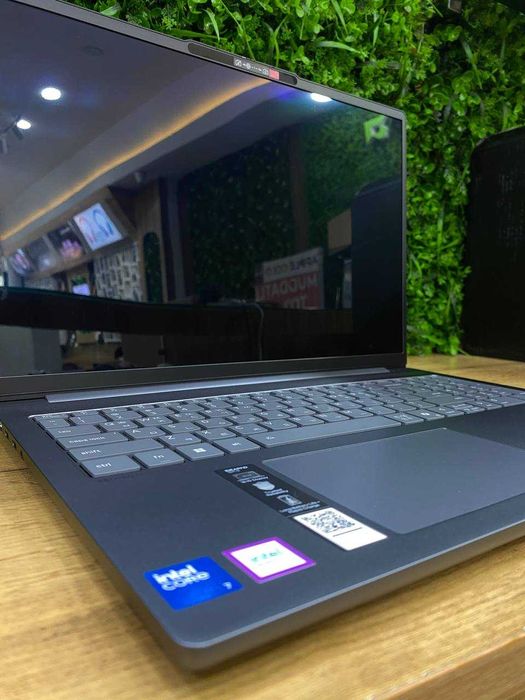 LENOVO IdeaPad Slim5/ Core 7 240H/16gb ddr5/512gb ssd/16,0 2,8K OLED