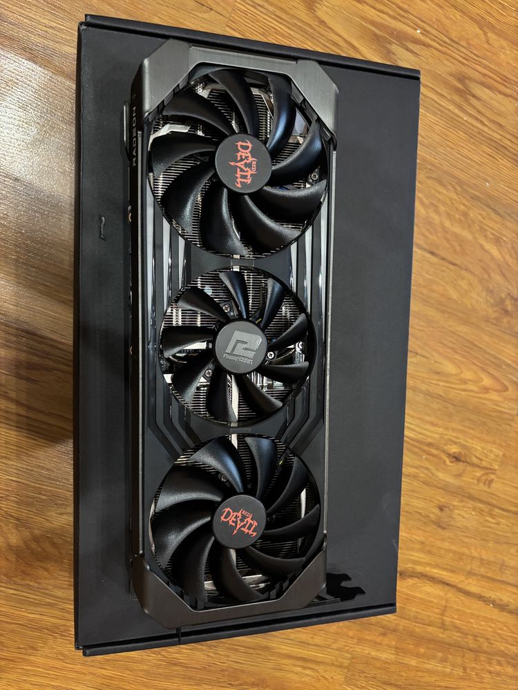 Видео карта RX 6700 XT