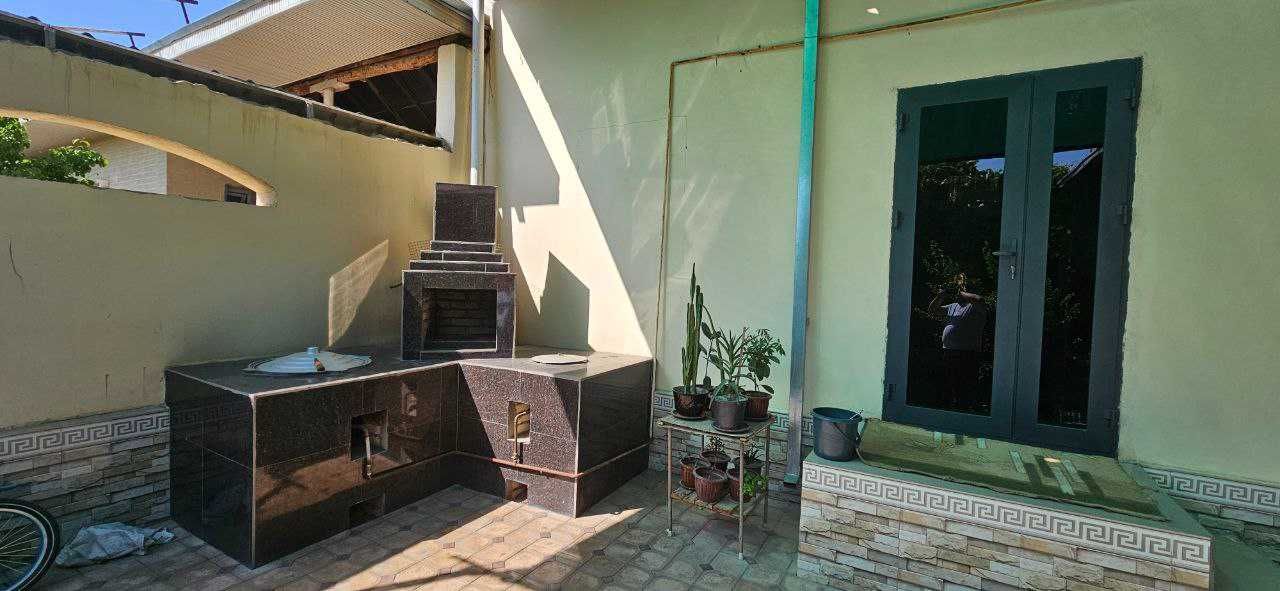 Navoiy Shahar markazidan hovli