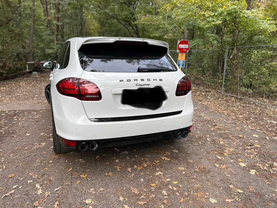 Porsche Cayenne GTS 2012 Panoramic