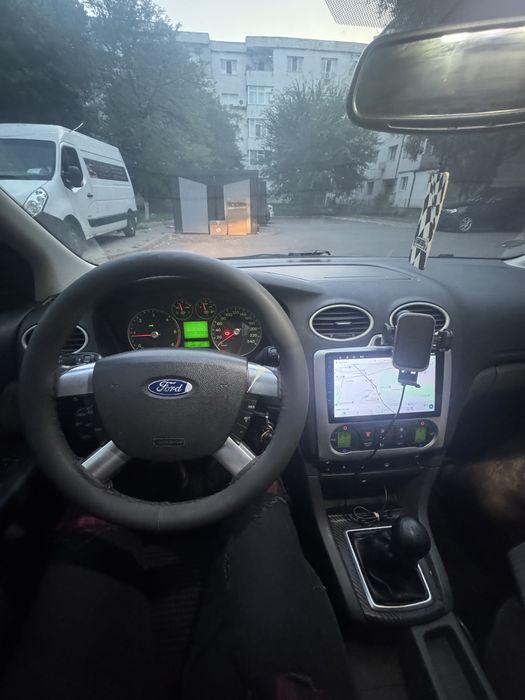 Ford Focus 2 Ghia 1.6 TDCI