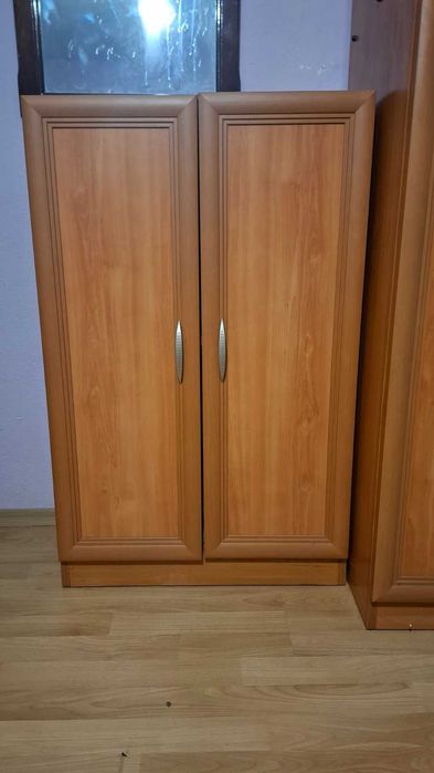 Гардероб ,шкаф витрина