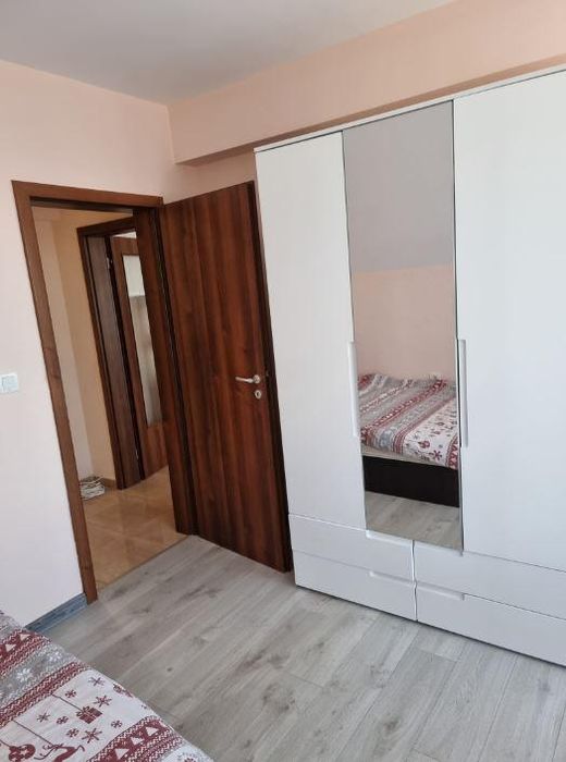 Дава се под наем Двустаен апартамент в Варна, Цветен квартал - 70 кв.м за 550 € - Снимка #3