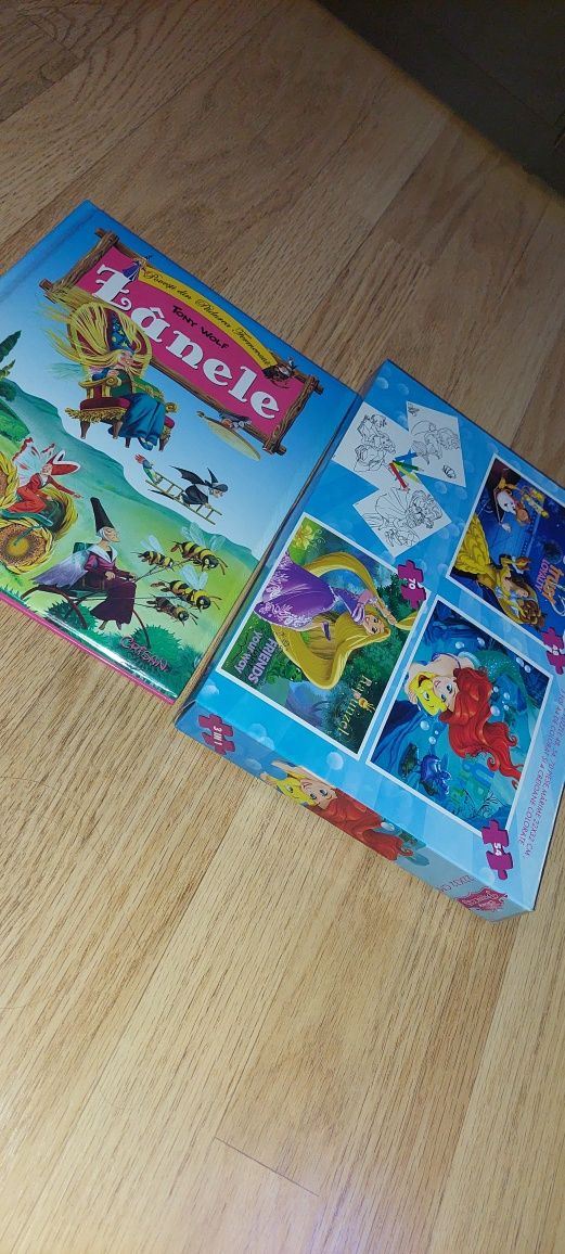 Puzzle și carte de citit prințese