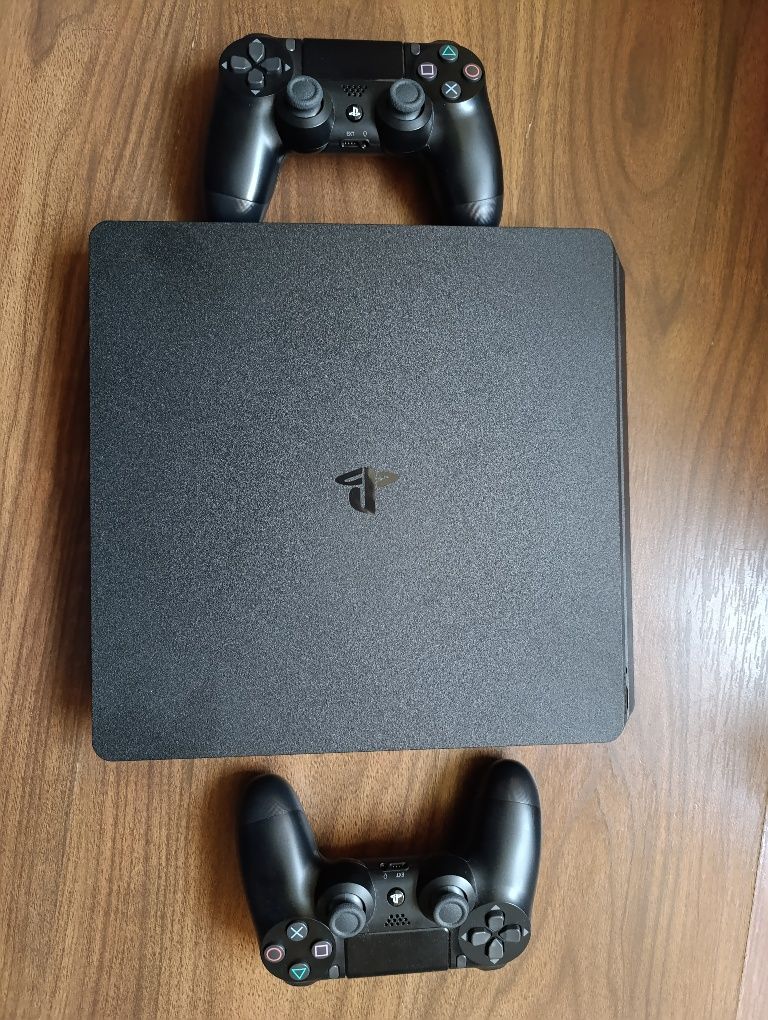 Vând PS  4        500G