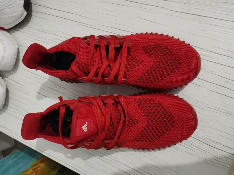 Adidași în stare foarte bună.