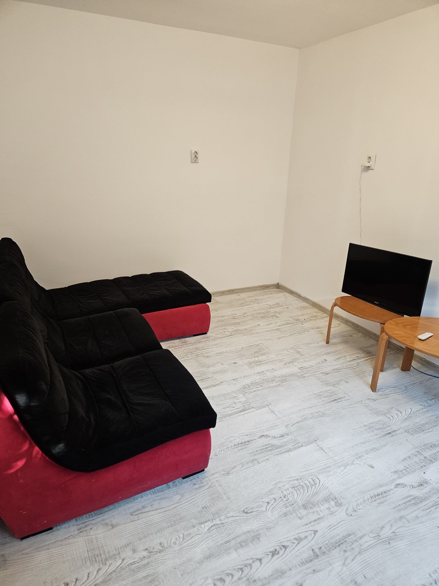 Casa cu doua camere de inchiriat