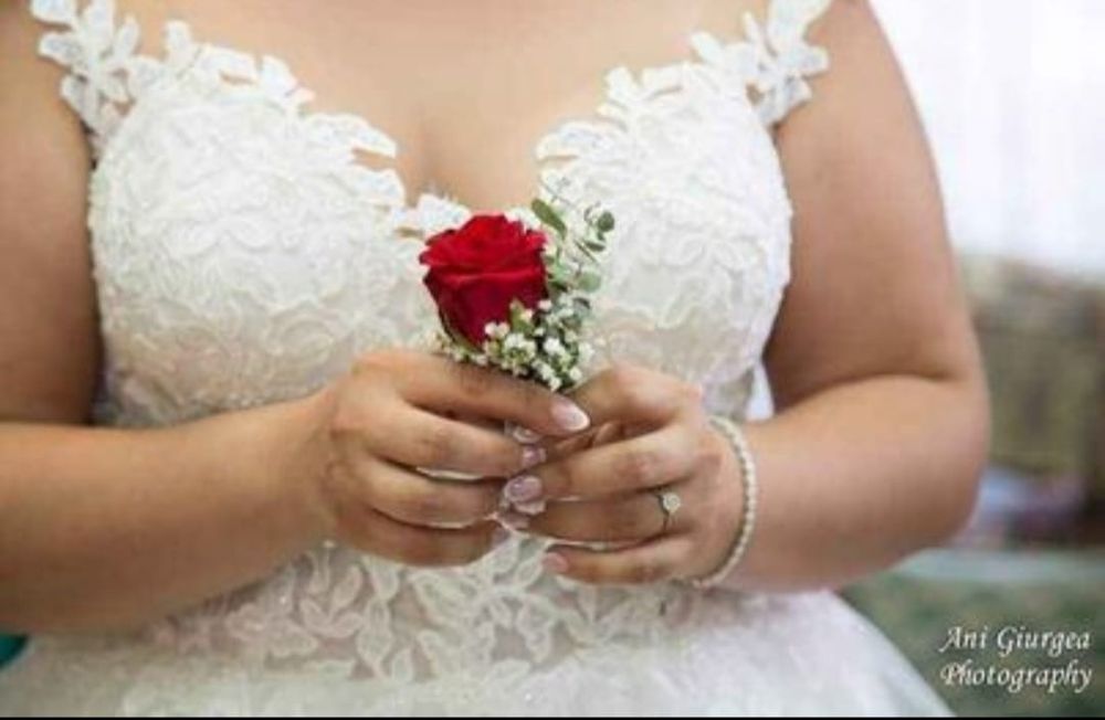 Vând rochie de mireasă