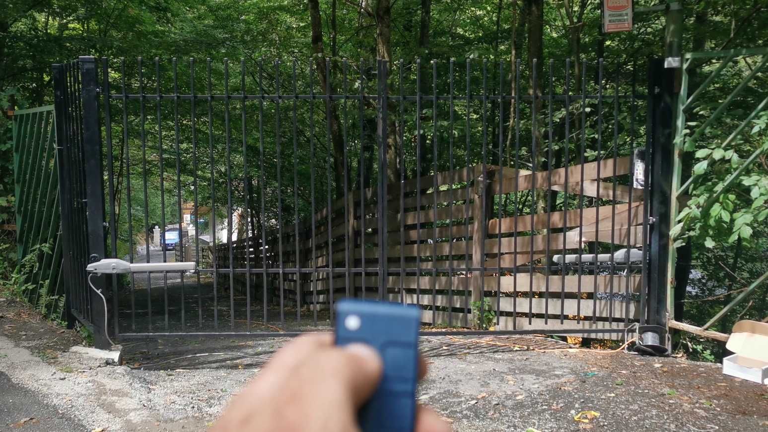 Automatizare poarta batanta culisanta sina motoare montaj Dej