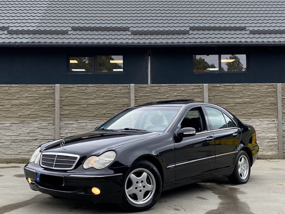 Vând / Schimb Mercedes C-Class 220 CDI (2004)
