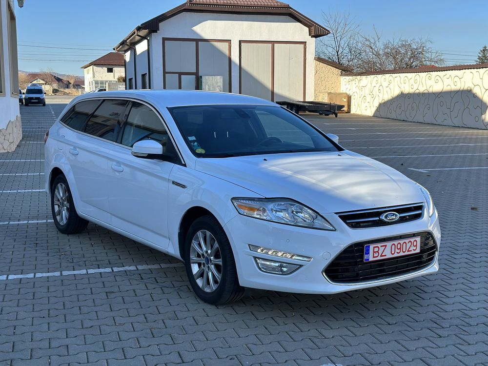 Ford Mondeo 2.0tdci 2012 alb perlat