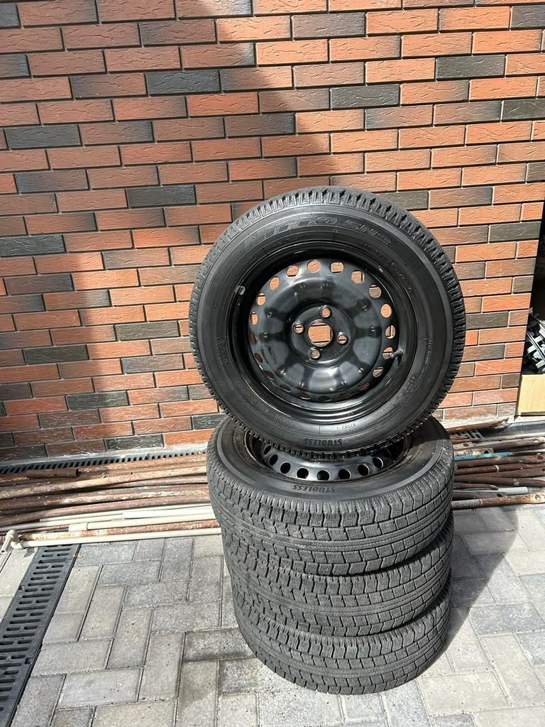 Шины Зима Nitto 185/65/15 + Диски 4*100