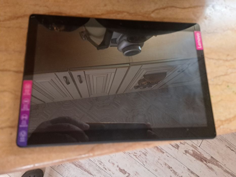 Таблет  Леново  не ползван,получен като награда за нов договор