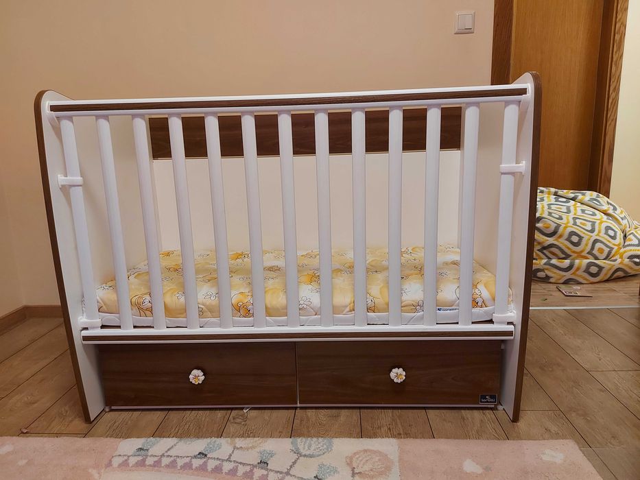Бебешка кошара lorelli  dream с люлеещ механизъм